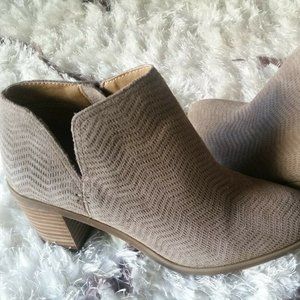 Lucky Brand ankle boots US 7.5